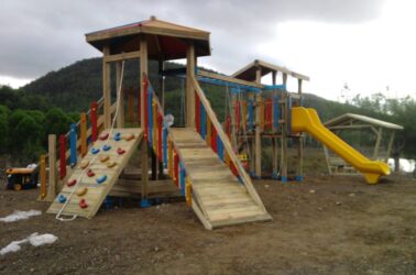 Ahşap Çocuk Parkı